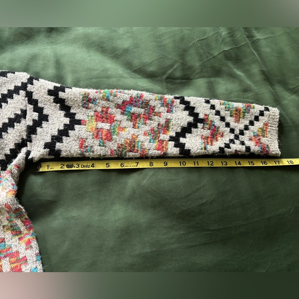 Southwestern Flair! Dreamers Black and Multicolor Chevron Cardigan - Picture 5 of 9